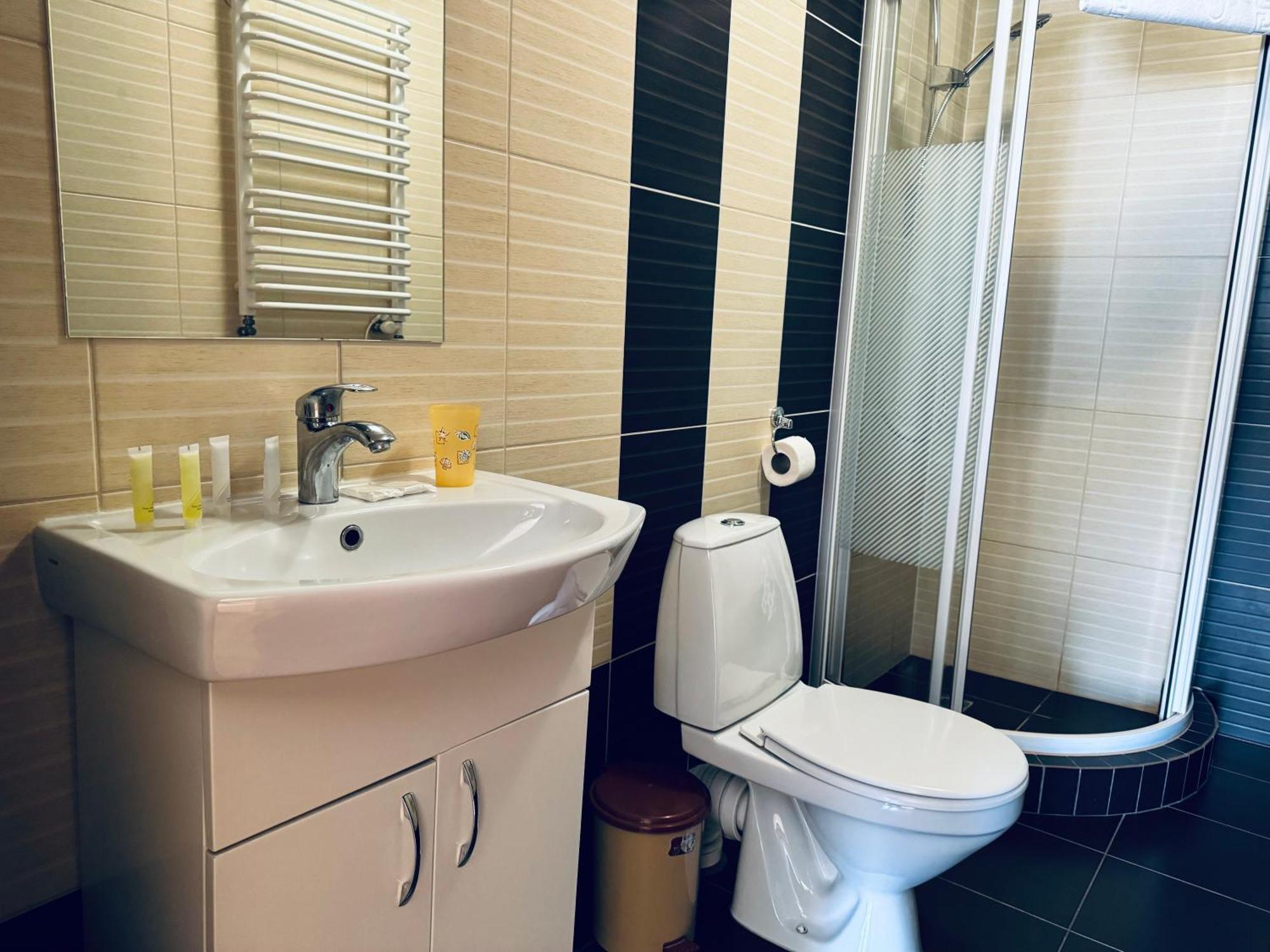 Etna Hotel Lviv Dış mekan fotoğraf